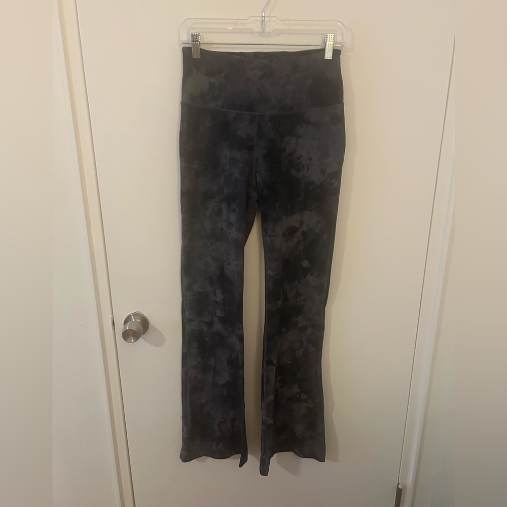 Lululemon yoga pants
